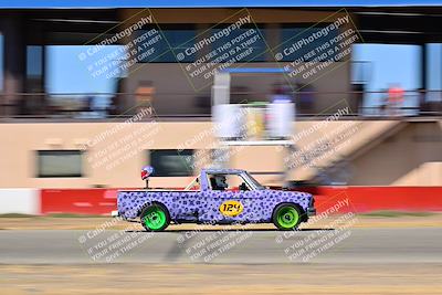 media/Sep-29-2024-24 Hours of Lemons (Sun) [[6a7c256ce3]]/StartFinish (245p-330p)/